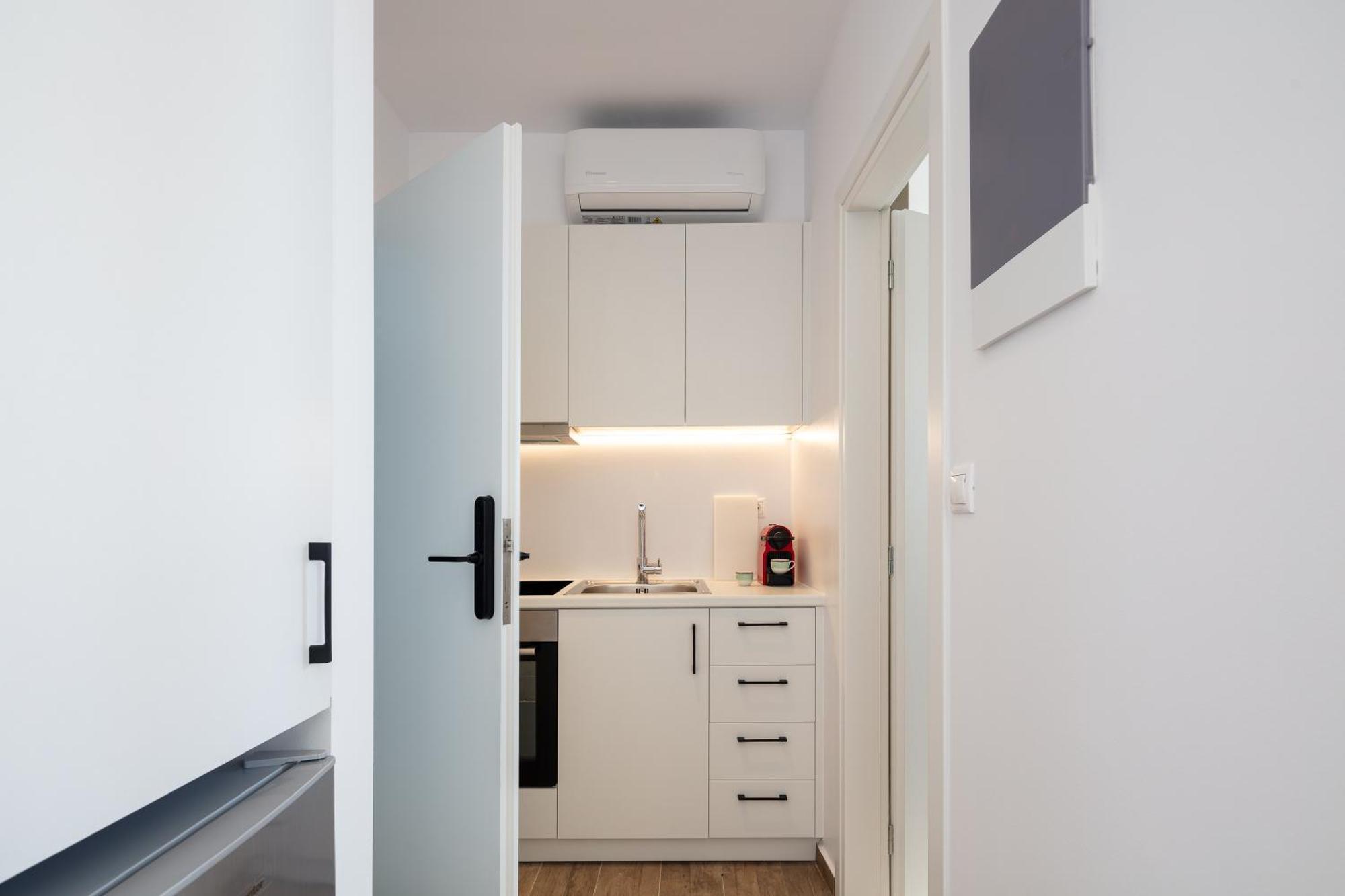 Rea Apartments 罗希姆诺 外观 照片