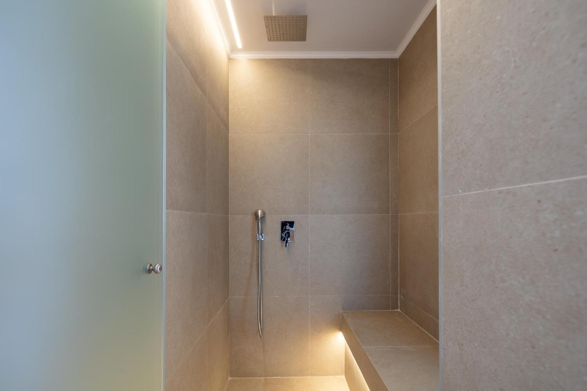 Rea Apartments 罗希姆诺 外观 照片